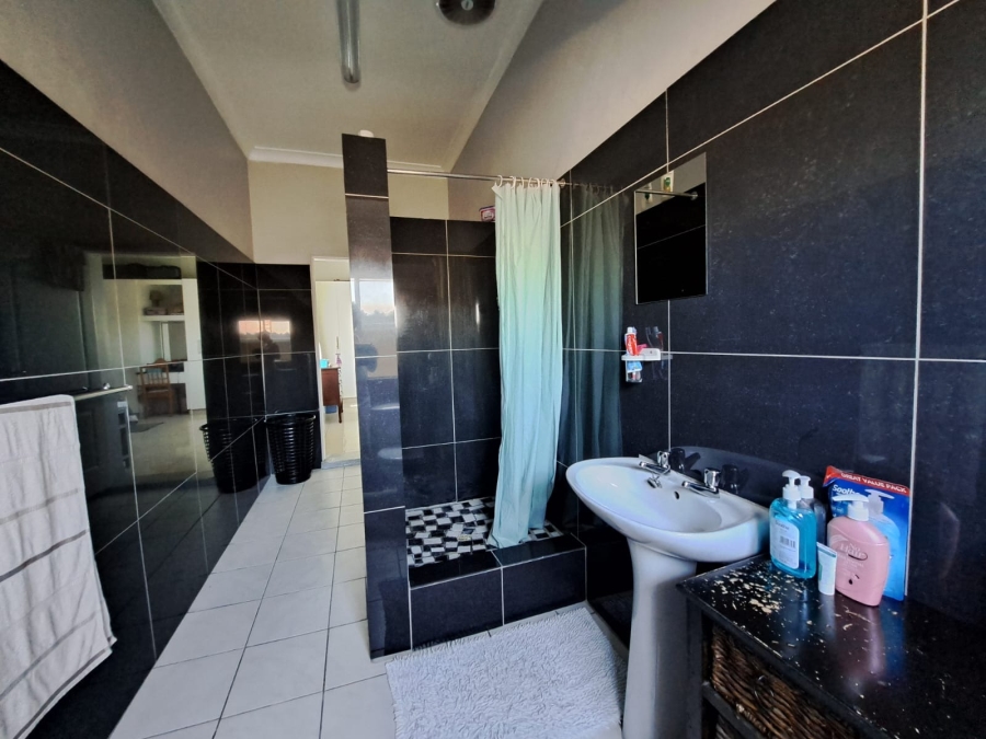 3 Bedroom Property for Sale in Cambridge West Eastern Cape